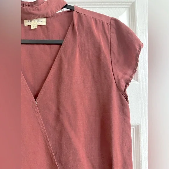 Cloth & Stone Wrap Top - Picture 3 of 6